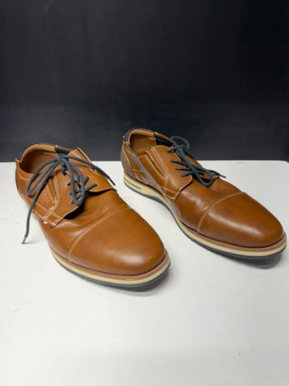 Tommy Hilfiger Urban Oxfords NWOT Men's Size 9.5